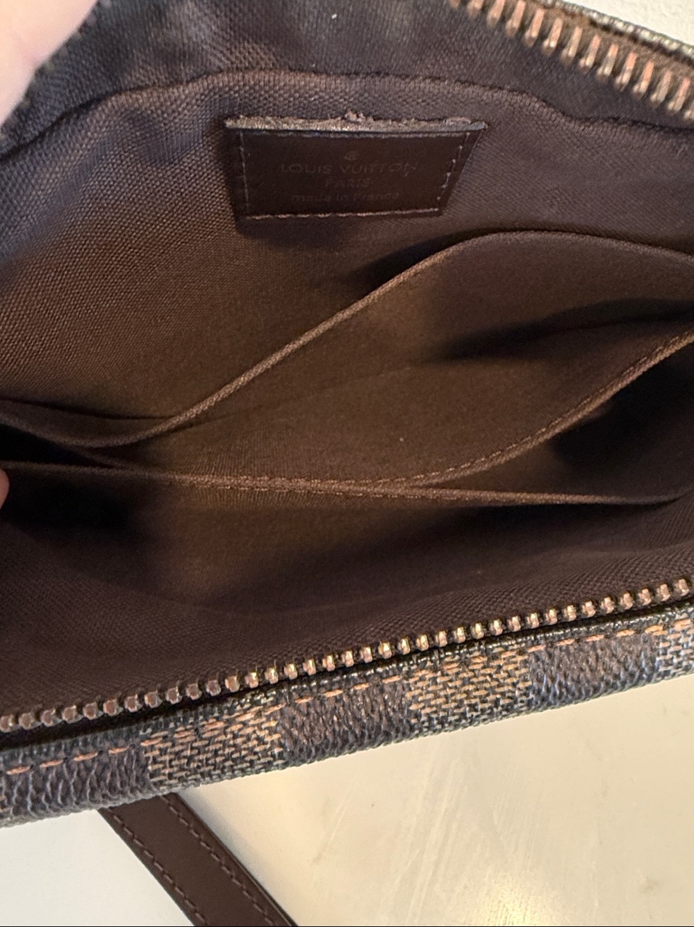 Louis Vuitton Damier Ebene Clutch - Picture 6 of 10